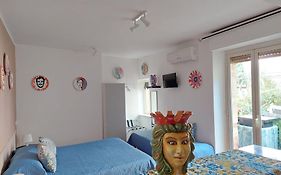 Al Teatro Antico Rooms & House